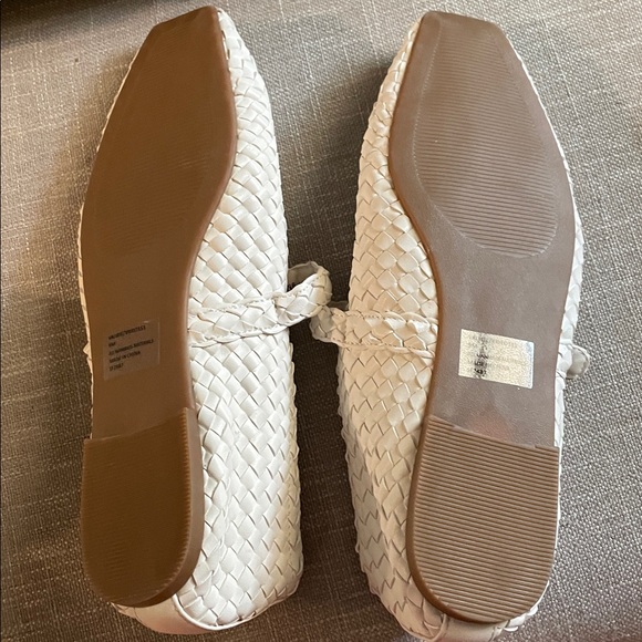 Steve Madden Dreaming Mary Jane Woven Flats Size 9 Ivory Buckled Strap Round Toe - Picture 10 of 13